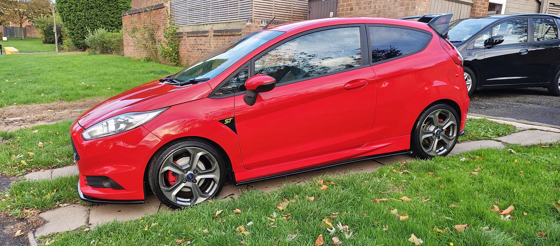 Red car banner from the source site